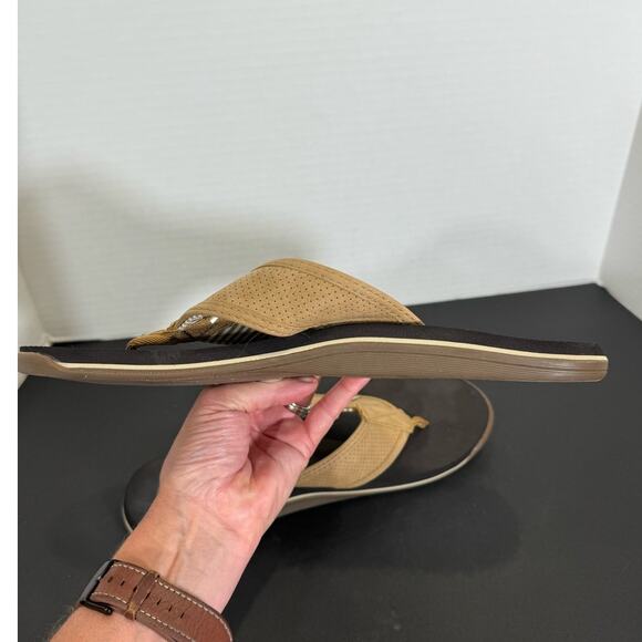 Margaritalville Sole of the Tropics Mens Sz 9 St Martin Brown Tan Thong Sandals - Picture 9 of 10